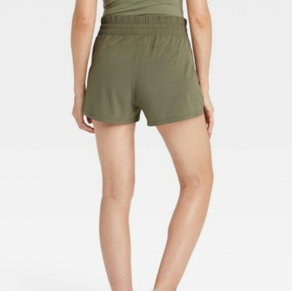 Mid Rise shorts - Picture 3 of 6